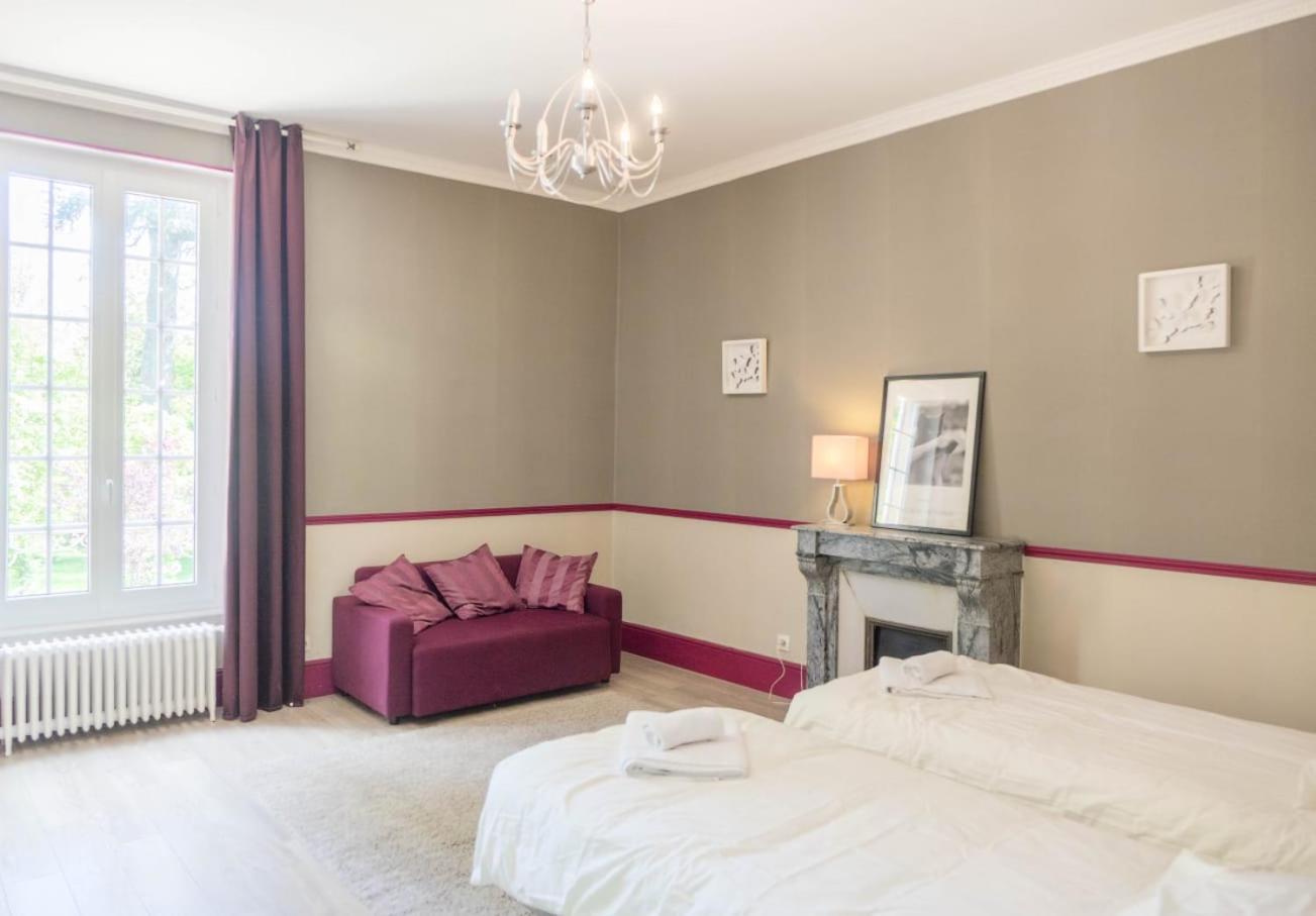 Maison Chaleureuse De 4 A 12 Personnes Neuville-aux-Bois Esterno foto