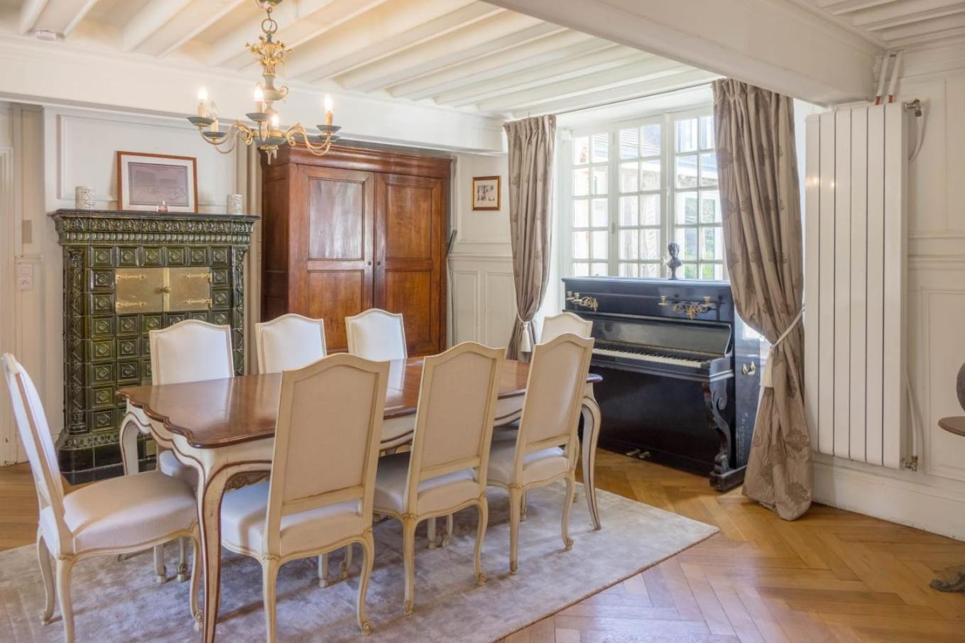 Maison Chaleureuse De 4 A 12 Personnes Neuville-aux-Bois Esterno foto