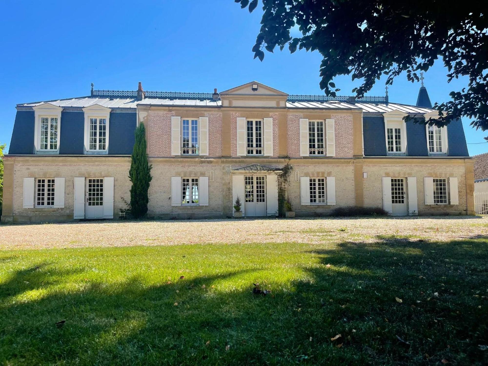Maison Chaleureuse De 4 A 12 Personnes Neuville-aux-Bois Esterno foto